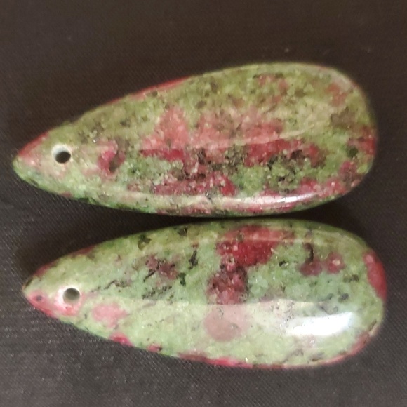 New 2pc Ruby in Zoisite Teardrop Pendants. - Picture 14 of 16